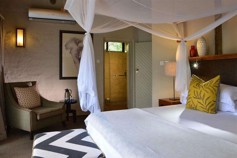 Victoria Falls Safari Suites